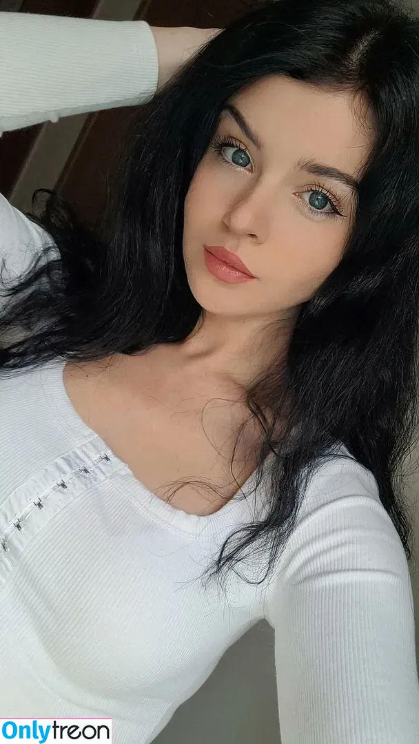 Chloe Lockley голая photo #0031 (chloelockleyy)