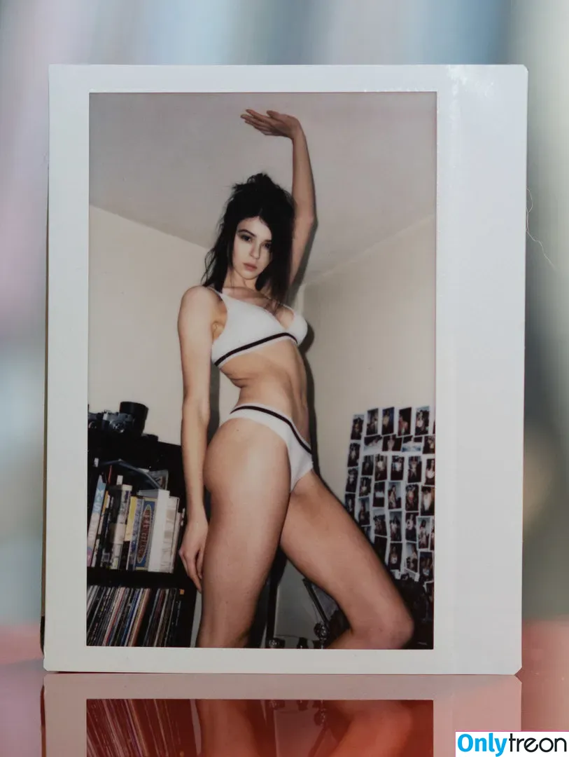 Chloe Lockley голая photo #0041 (chloelockleyy)