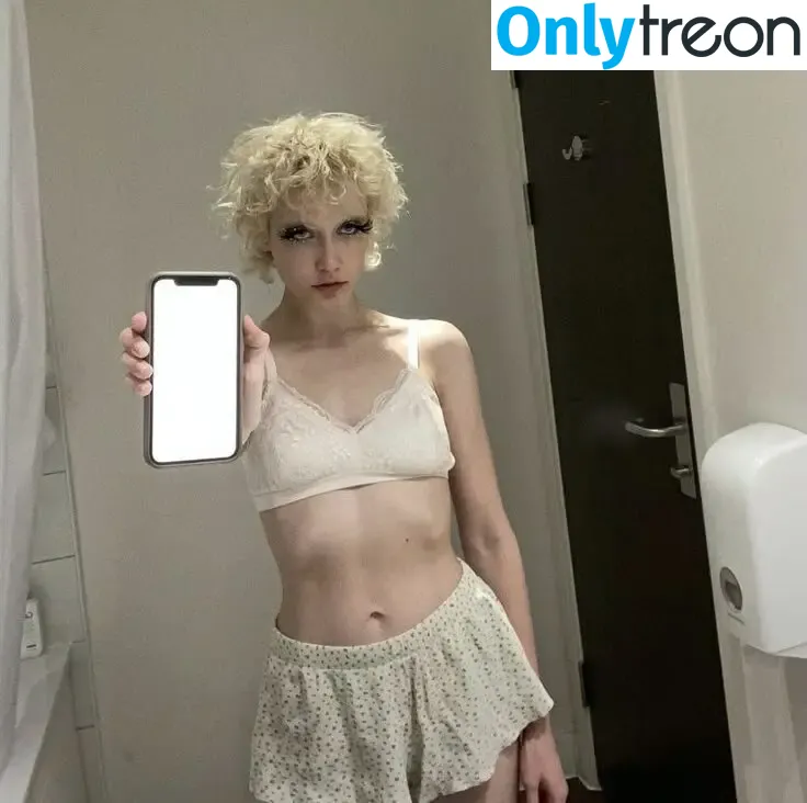 Chloe Moriondo голая photo #0063 (chloemoriondo)