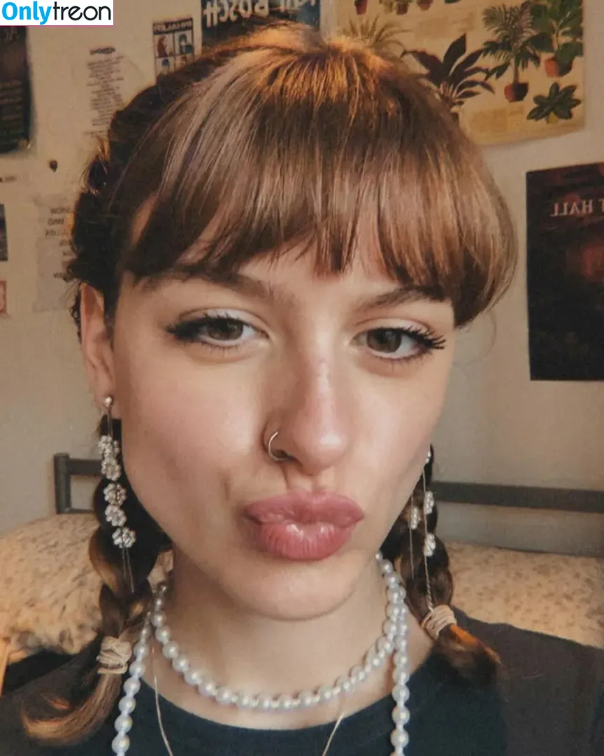 Chloe Slater nude photo #0007 (Indie Musician / chloeslater333)