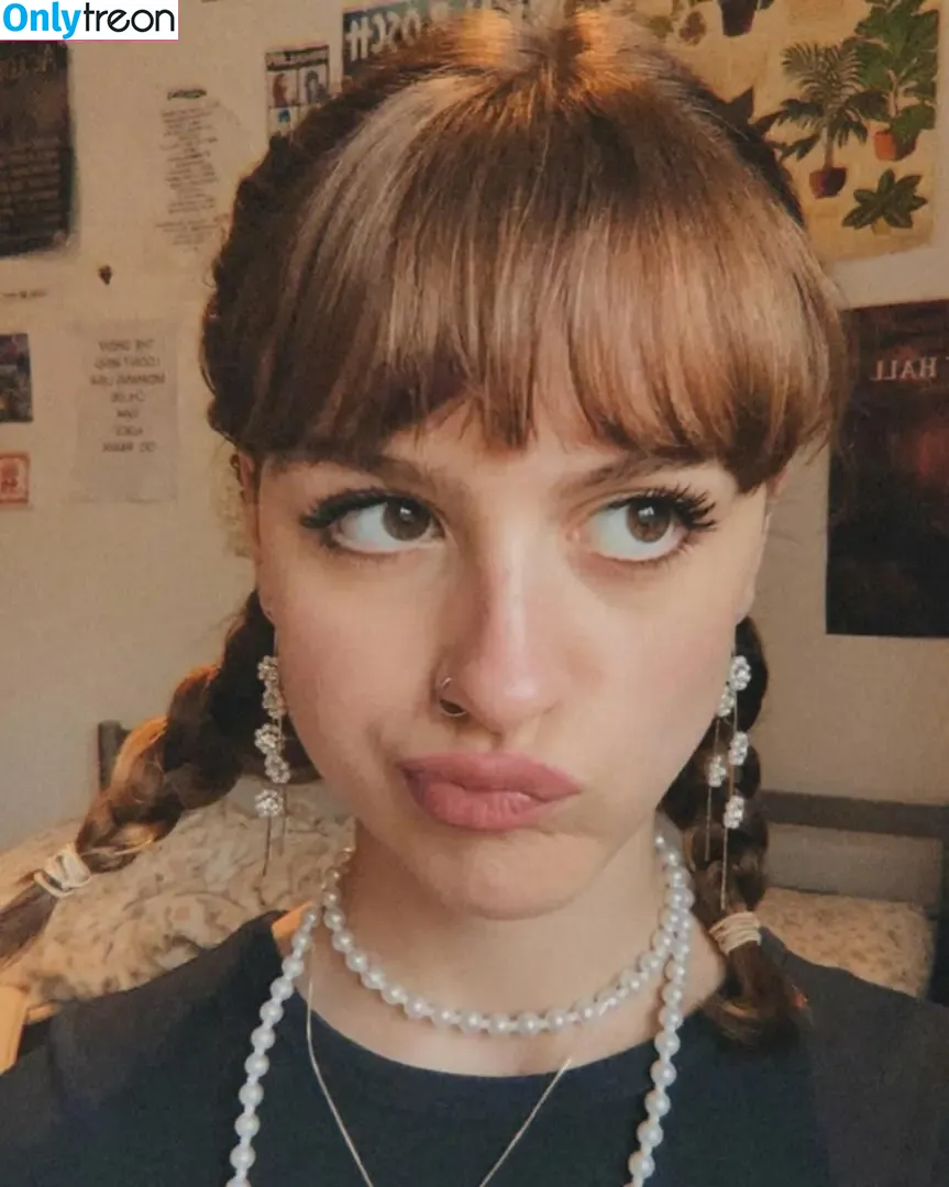 Chloe Slater nude photo #0008 (Indie Musician / chloeslater333)