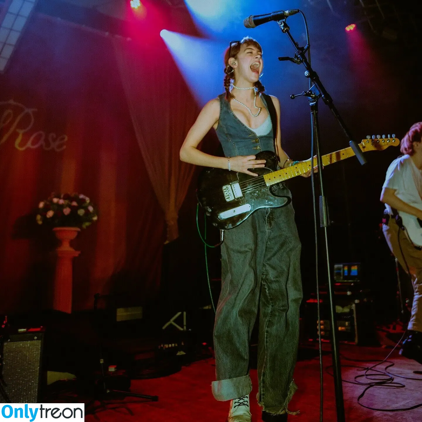 Chloe Slater голая photo #0024 (Indie Musician / chloeslater333)