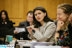 Chloe Swarbrick / NZ Politician / chloe.swarbrick nude photo #0001