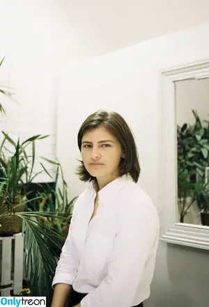 Chloe Swarbrick / NZ Politician / chloe.swarbrick nude photo #0007