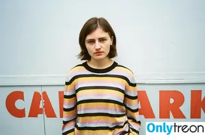 Chloe Swarbrick / NZ Politician / chloe.swarbrick nude photo #0009