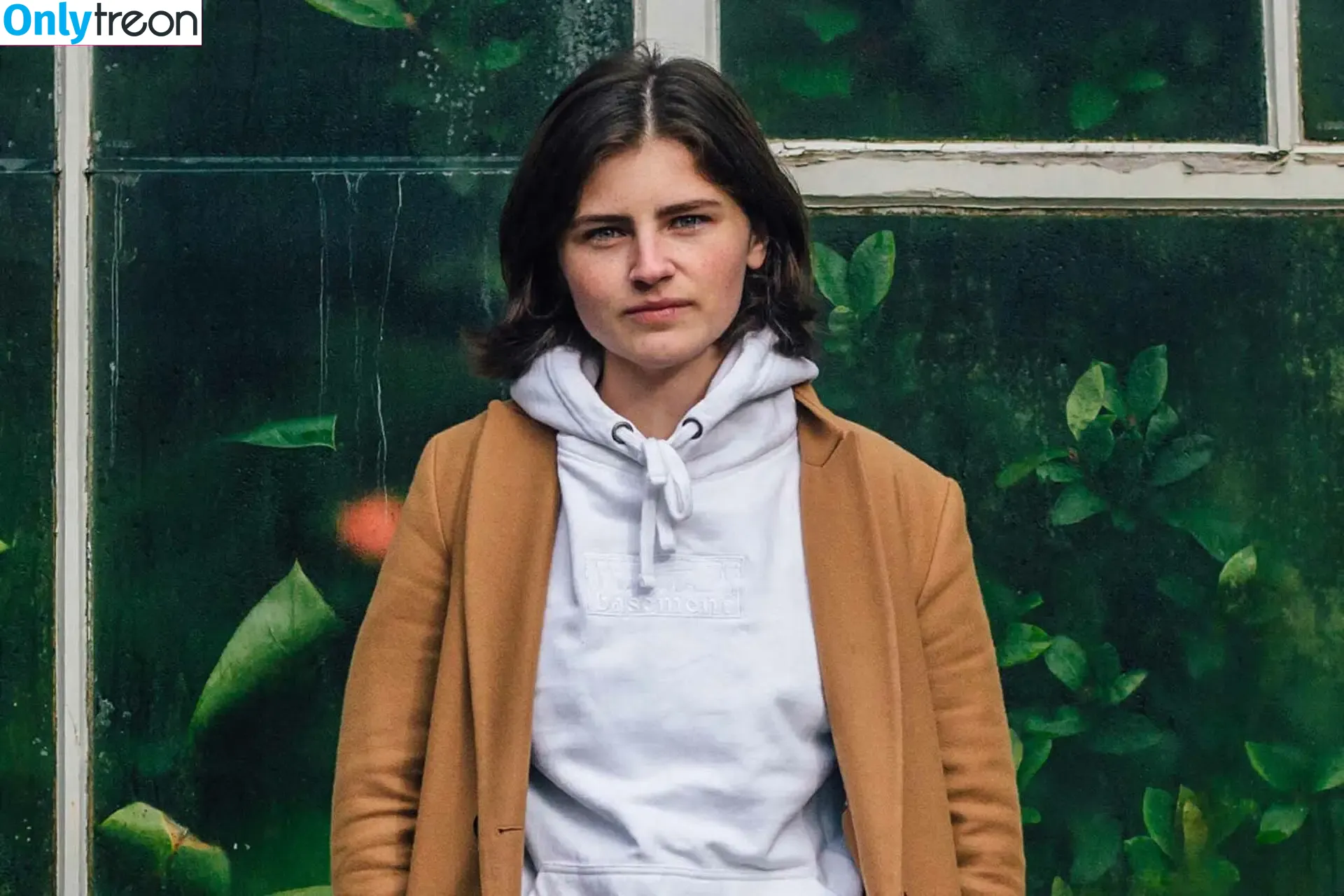 Chloe Swarbrick nude photo #0010 (NZ Politician / chloe.swarbrick)