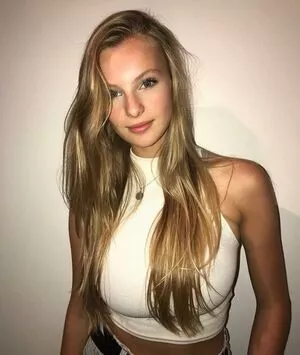 Chloe Vialaret / chloepriv / chloevialaret nude photo #0008