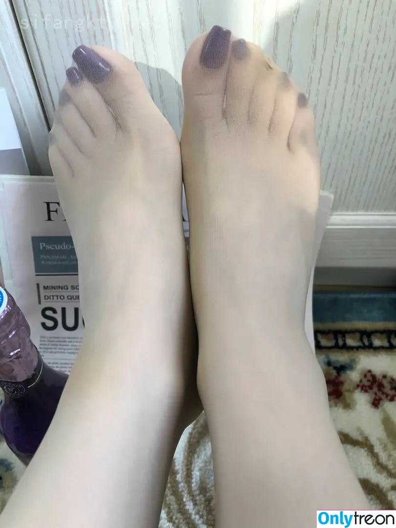 chloeffffff nude photo #0032 (chloefchloeff)