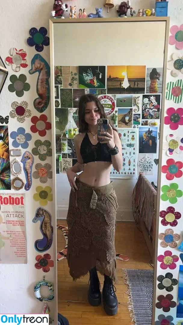 Chloeforero голая photo #0078 (chode.1307 / snotmob)