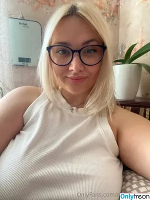 chloeimany / chloeimanii nude photo #0007