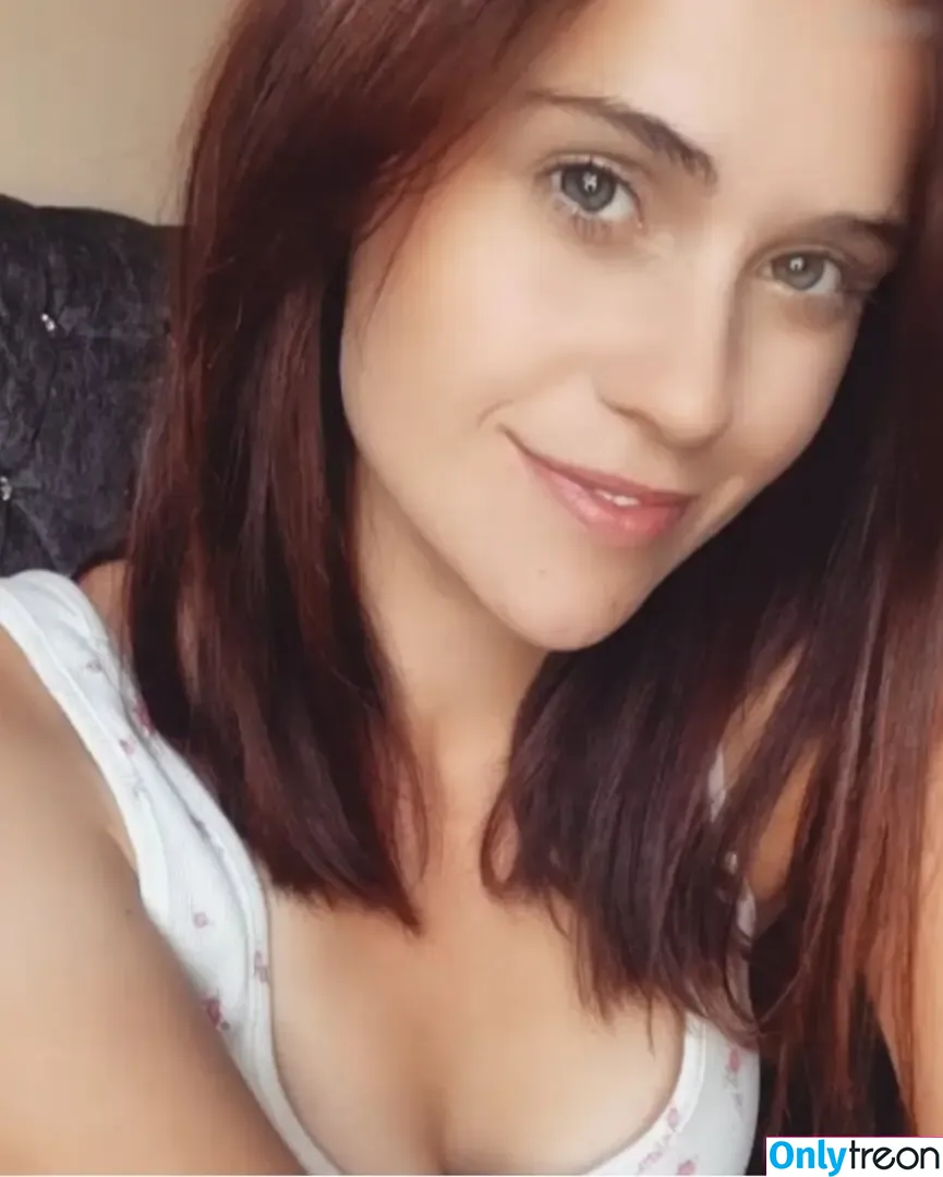 Chloemez голая photo #0001 (chloemez2020)