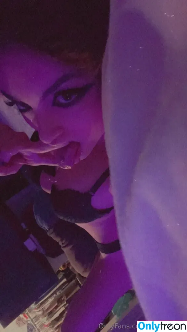 ChloeNight голая photo #0242 (chloenightx)