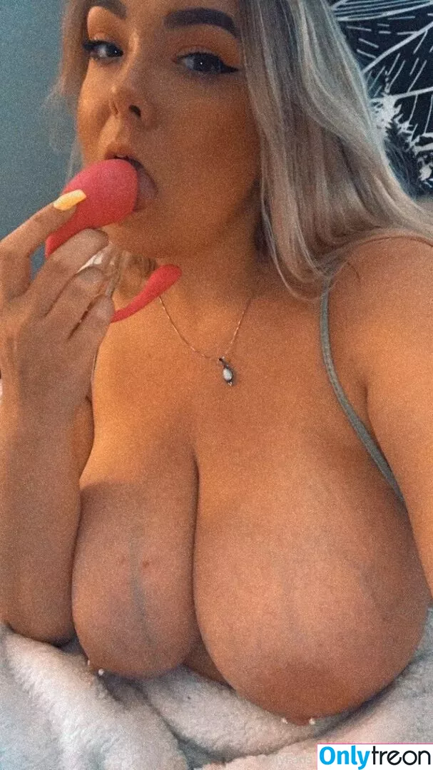 chloenyxxxvip nude photo #0061 (chloe.inskipxx)