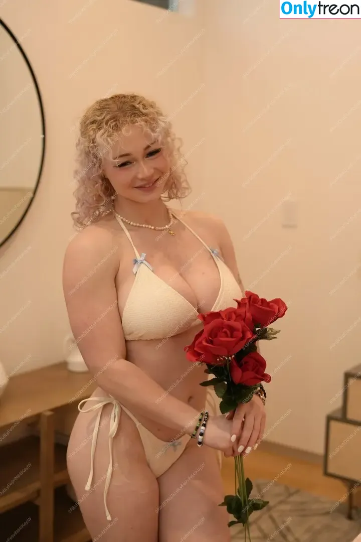Chloethehokage nude photo #0038 (chloegrahamx / chloemirisch)