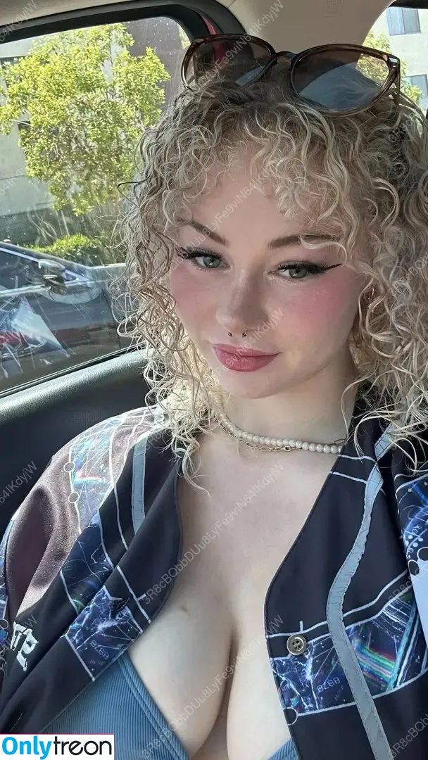 Chloethehokage nude photo #0045 (chloegrahamx / chloemirisch)