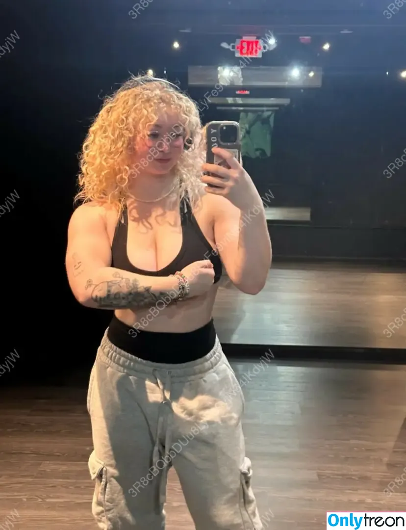 Chloethehokage nude photo #0061 (chloegrahamx / chloemirisch)