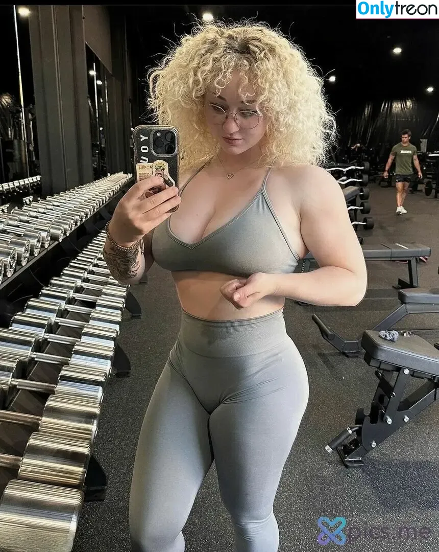Chloethehokage nude photo #0064 (chloegrahamx / chloemirisch)