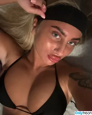 Chloewxlker / chloewxlker._ / prinnycx nude photo #0032