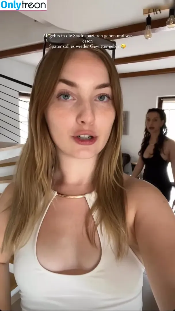 chrissixxe nude photo #0059 (christinexxe)