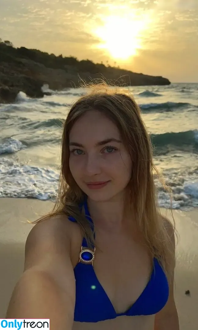 chrissixxe голая photo #0074 (christinexxe)