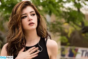 Chrissy Costanza / chrissycostanza nude photo #0576