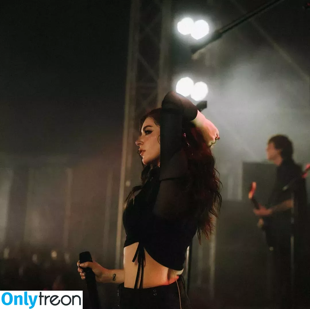 Chrissy Costanza nude photo #0328 (chrissycostanza)