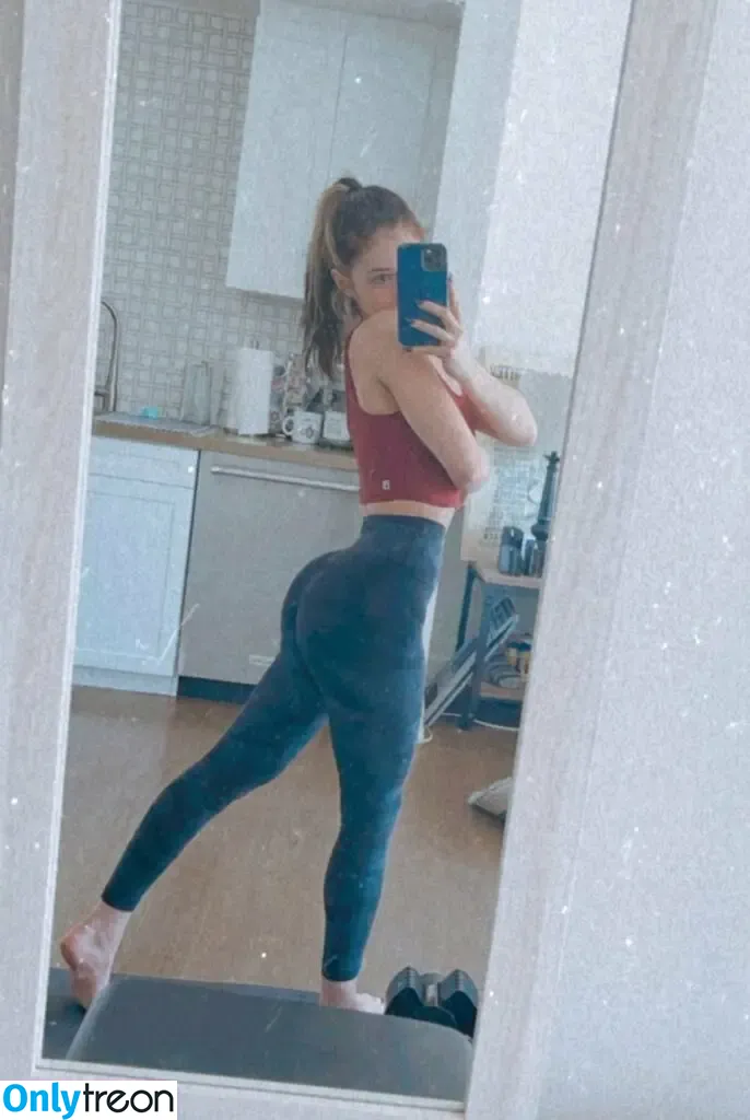 Chrissy Costanza nude photo #0572 (chrissycostanza)