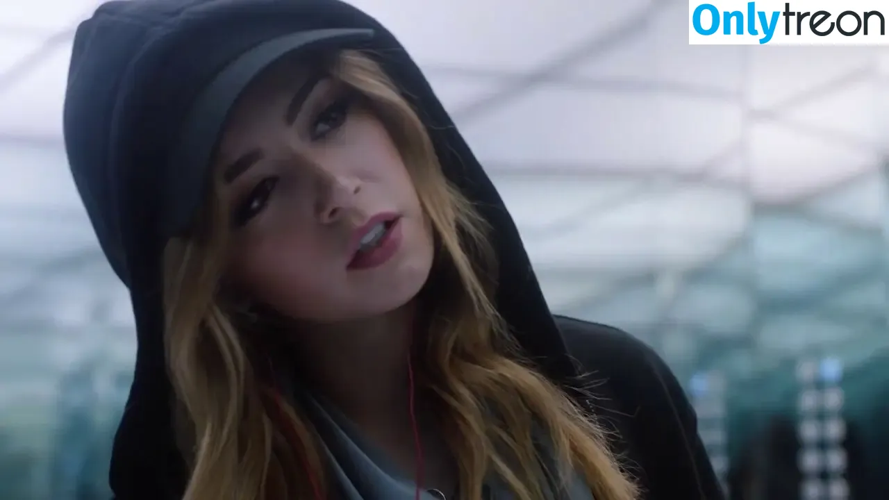 Chrissy Costanza nude photo #0577 (chrissycostanza)