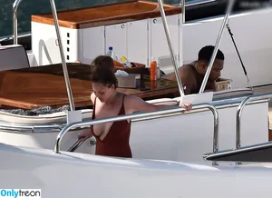 Chrissy Teigen / ChrissyTeigen фото голая #0436
