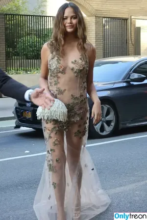 Chrissy Teigen / ChrissyTeigen фото голая #0497