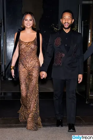 Chrissy Teigen / ChrissyTeigen фото голая #0543