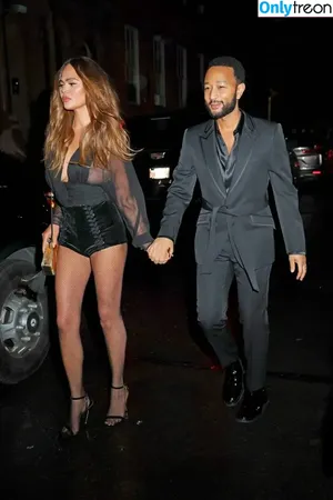 Chrissy Teigen / ChrissyTeigen фото голая #0615