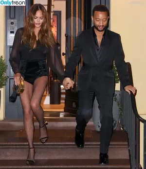 Chrissy Teigen / ChrissyTeigen фото голая #0618