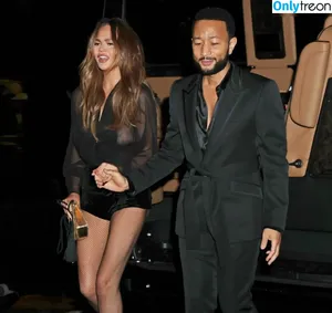 Chrissy Teigen / ChrissyTeigen фото голая #0623