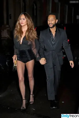 Chrissy Teigen / ChrissyTeigen фото голая #0631