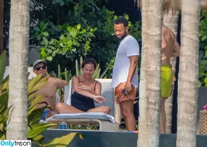 Chrissy Teigen / ChrissyTeigen фото голая #0638