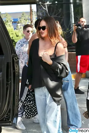 Chrissy Teigen / ChrissyTeigen фото голая #0656