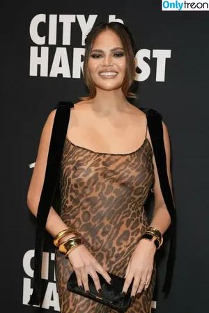Chrissy Teigen / ChrissyTeigen фото голая #0704