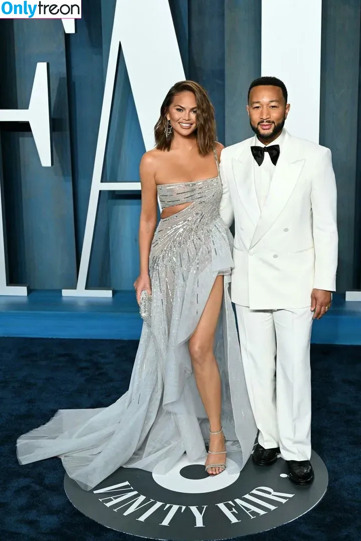 Chrissy Teigen nude photo #0322 (ChrissyTeigen)