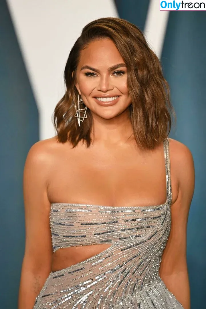 Chrissy Teigen nude photo #0343 (ChrissyTeigen)
