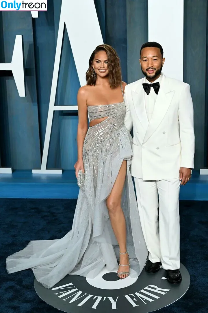 Chrissy Teigen nude photo #0348 (ChrissyTeigen)