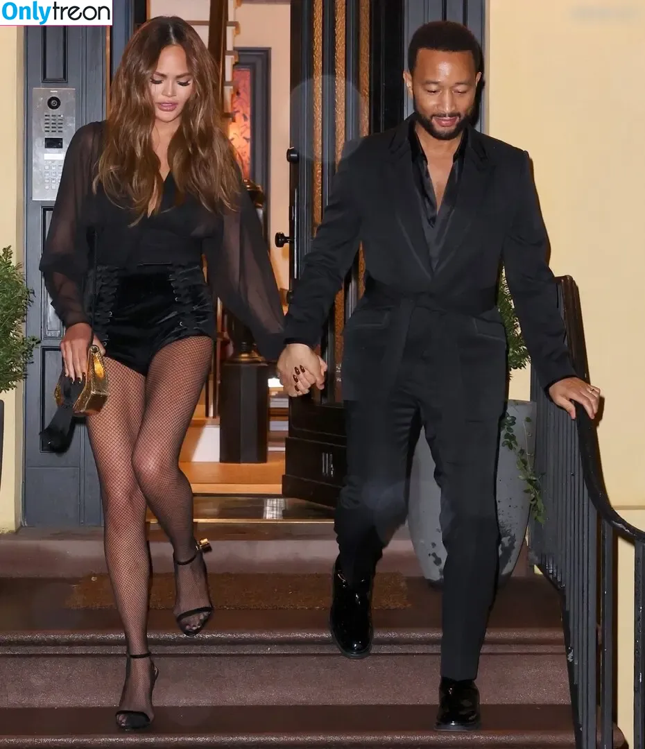 Chrissy Teigen голая photo #0618 (ChrissyTeigen)