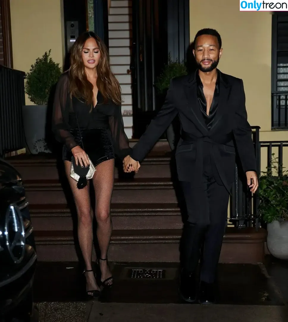 Chrissy Teigen голая photo #0629 (ChrissyTeigen)