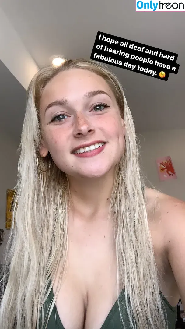chrissycanthearyou nude photo #0015 (chrissycanthearyou)