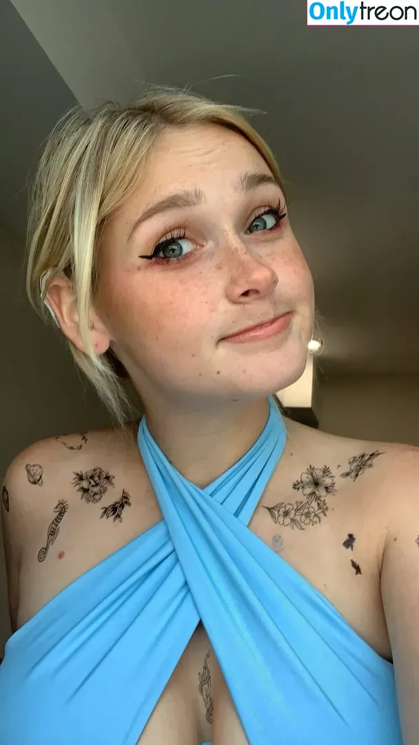 chrissycanthearyou nude photo #0019 (chrissycanthearyou)