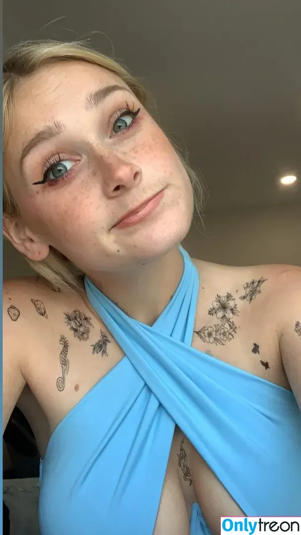 chrissycanthearyou nude photo #0020 (chrissycanthearyou)