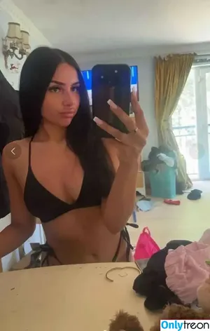 Christabellaeee nude photo #0040