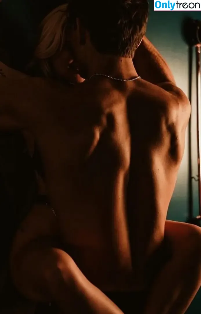 christenwhitman nude photo #0050 (christen-rene / christen_whitman)