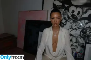 Christian Serratos / christianserratos nude photo #0307