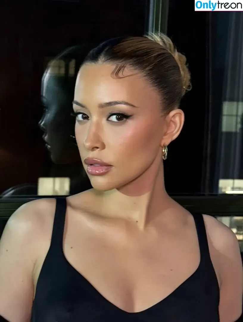 Christian Serratos голая photo #0359 (christianserratos)